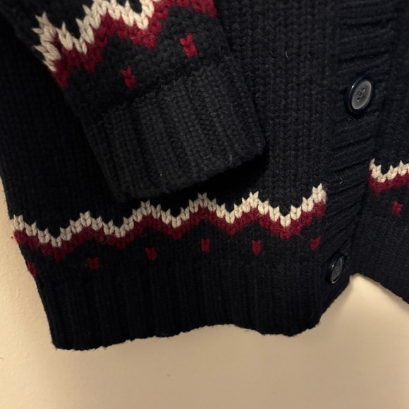 Uniqlo Blue and Red Patterned Men's Sweater - Picture 6 of 15